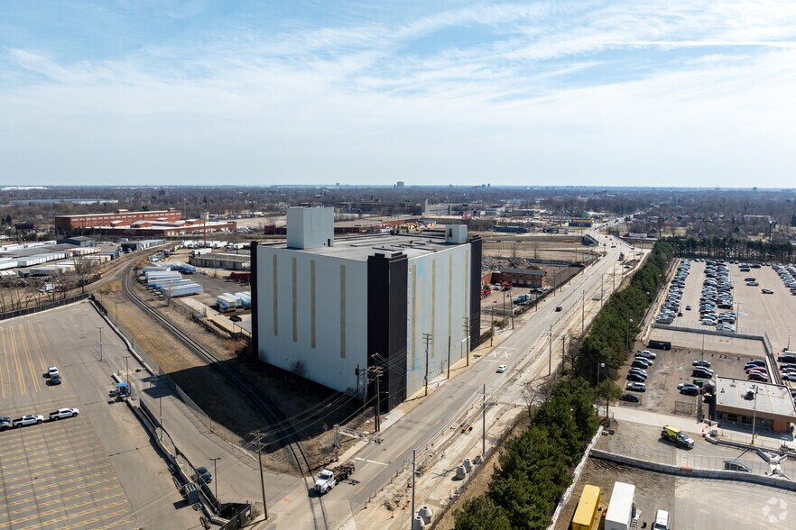 More Photos Of 6500 Mount Elliott St, Detroit Light Distribution For Lease