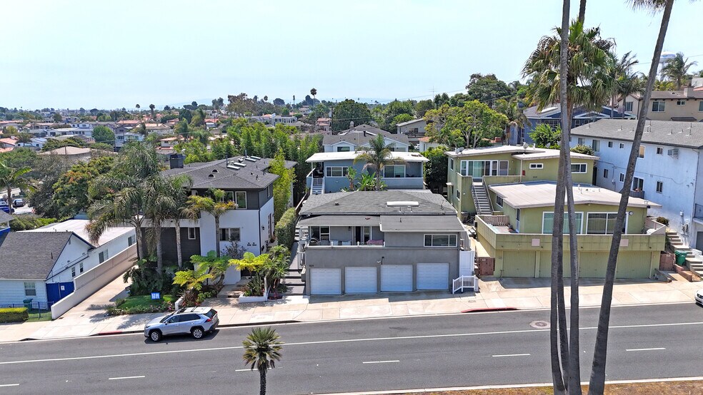 More Photos Of 1534 Manhattan Beach Blvd, Manhattan Beach Apartments For Sale