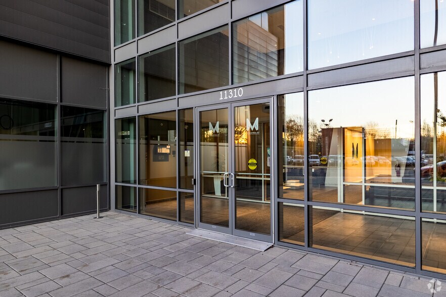 More Photos Of 11300 Rue Notre-Dame E, Montréal-Est Apartments For Sale