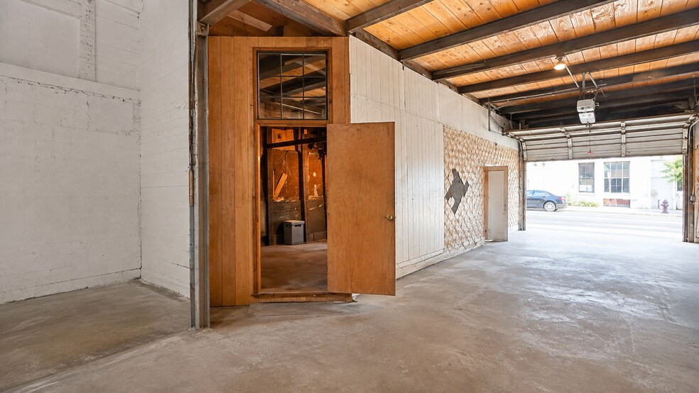 More Photos Of 150 N 8th St, Brooklyn Warehouse For Lease