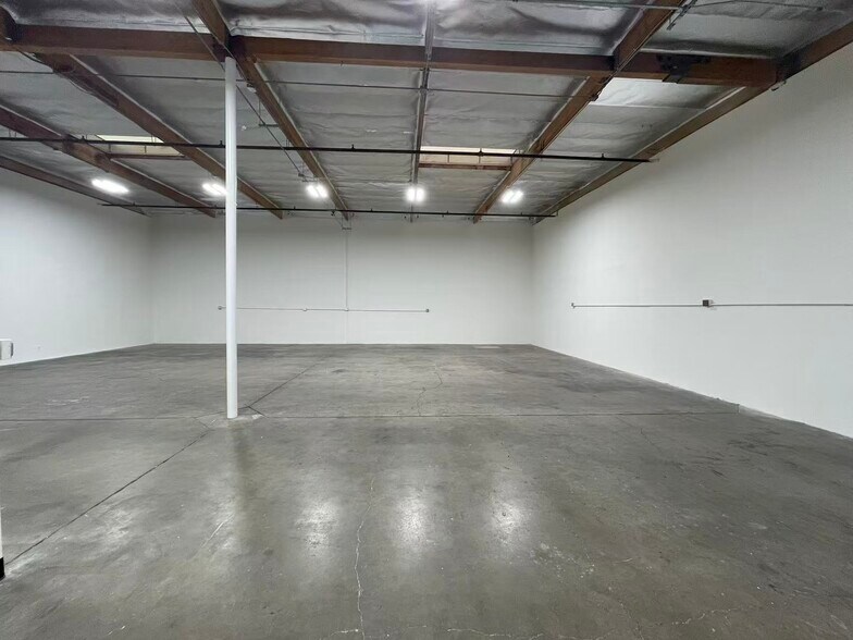 More Photos Of 2007 Raymer Ave, Fullerton Distribution For Sale