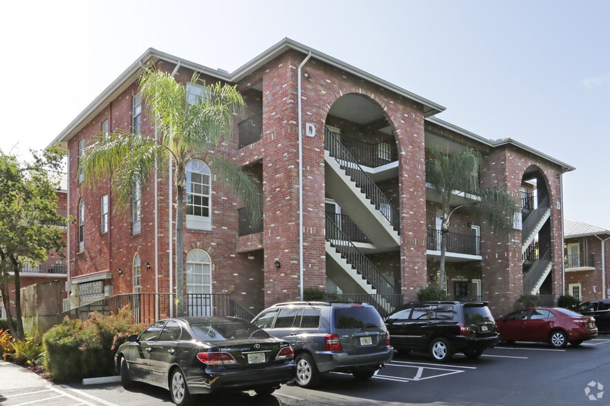 Primary Photo Of 501 Goodlette Rd N, Naples Unknown For Lease