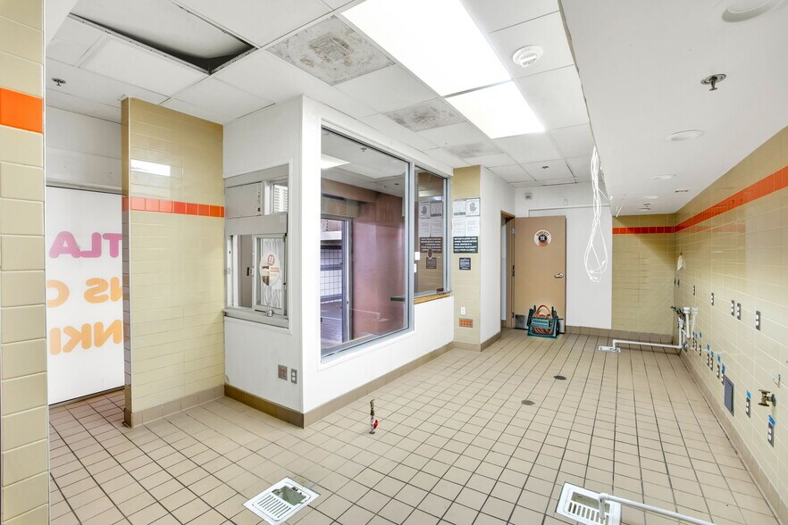 More Photos Of 701 W 7th St, Los Angeles Apartments For Lease