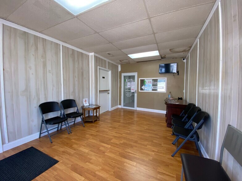 More Photos Of 943 N Boonville Ave, Springfield Office For Sale
