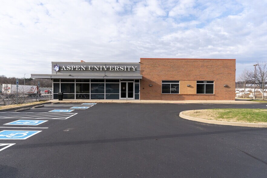 More Photos Of 1809 Dabbs Ave, Nashville Office For Sale