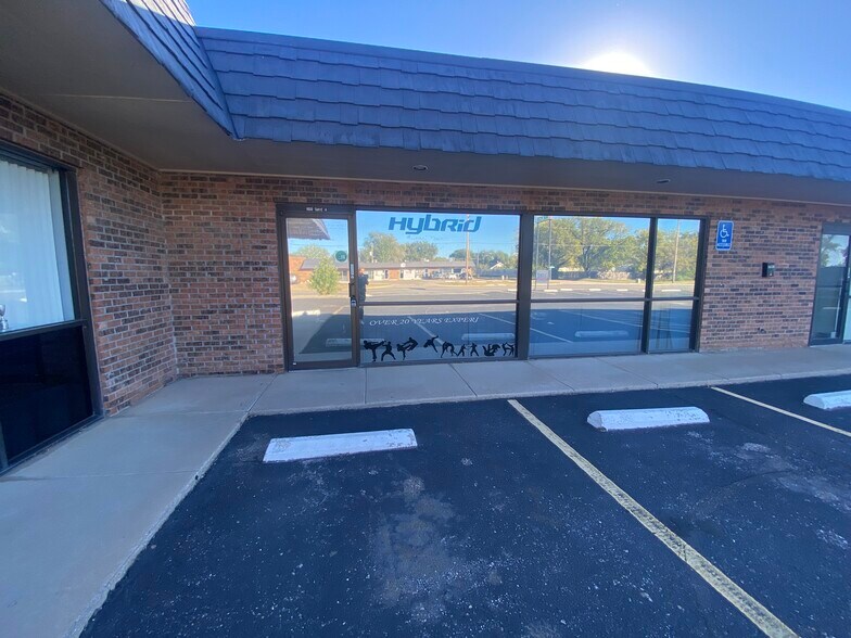 Primary Photo Of 1650 S Meridian Ave, Wichita Office For Lease