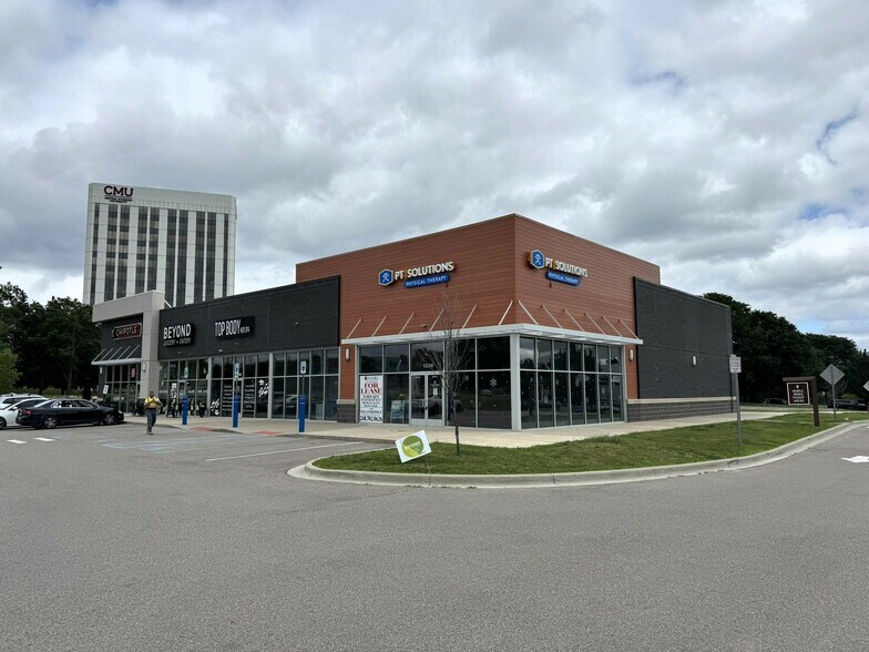 More Photos Of 5296-5322 Crooks Rd, Troy Storefront For Lease
