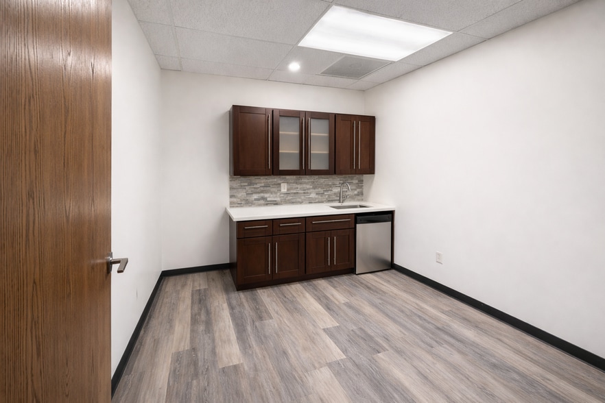 More Photos Of 1504 Brookhollow Dr, Santa Ana Medical For Lease