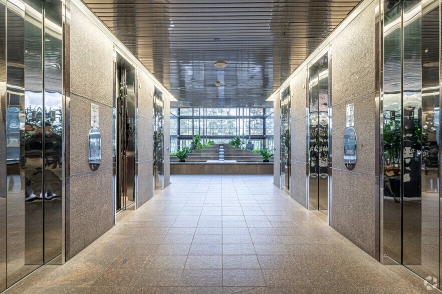 More Photos Of 10777 Westheimer Rd, Houston Office For Sale