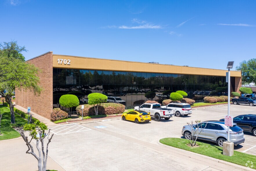 More Photos Of 1702 N Collins Blvd, Richardson Office For Lease