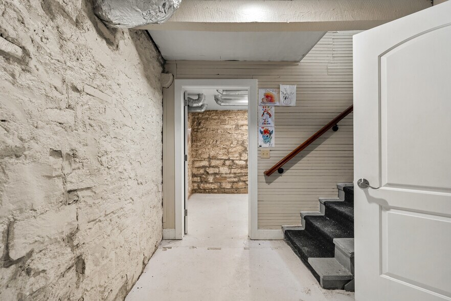 More Photos Of 720 Poyntz Ave, Manhattan Office For Sale