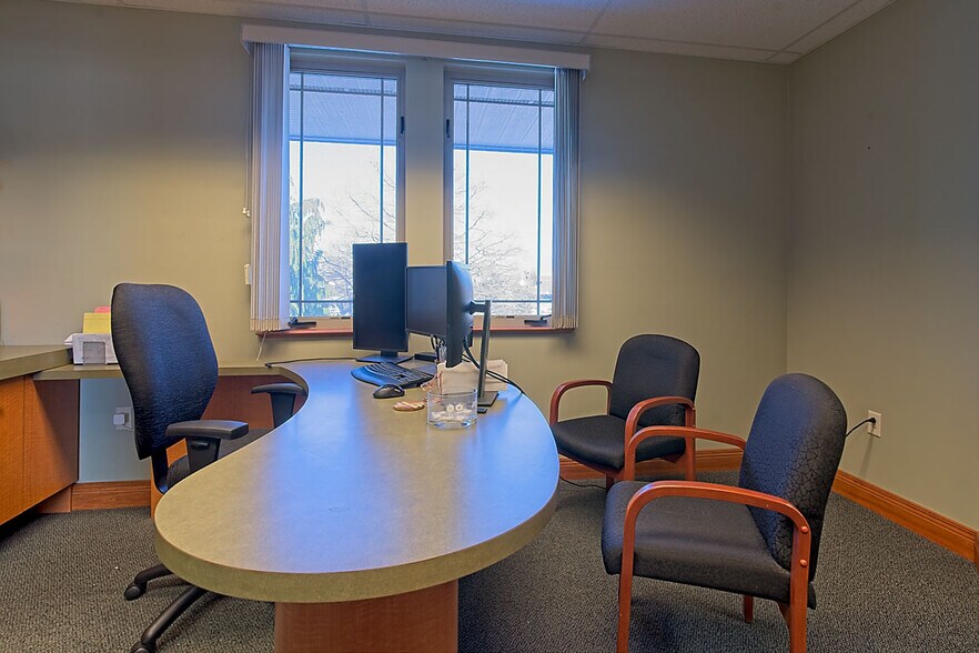 More Photos Of 10-24 Remick Blvd, Springboro Medical For Sale