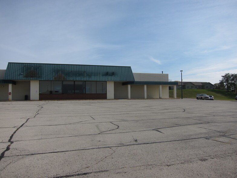 More Photos Of 720-760 W Broadway St, Berlin Unknown For Lease