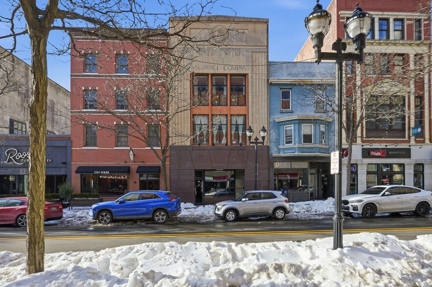 More Photos Of 833 N Market St, Wilmington Storefront Retail Residential For Sale
