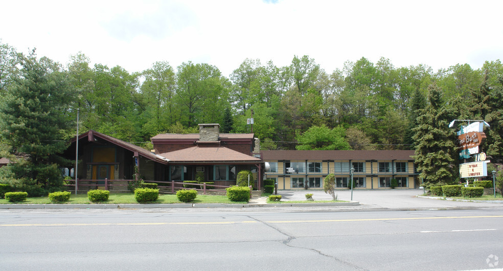 Primary Photo Of 11401 Pennsylvania 61 Hwy, Mount Carmel Hotel For Sale