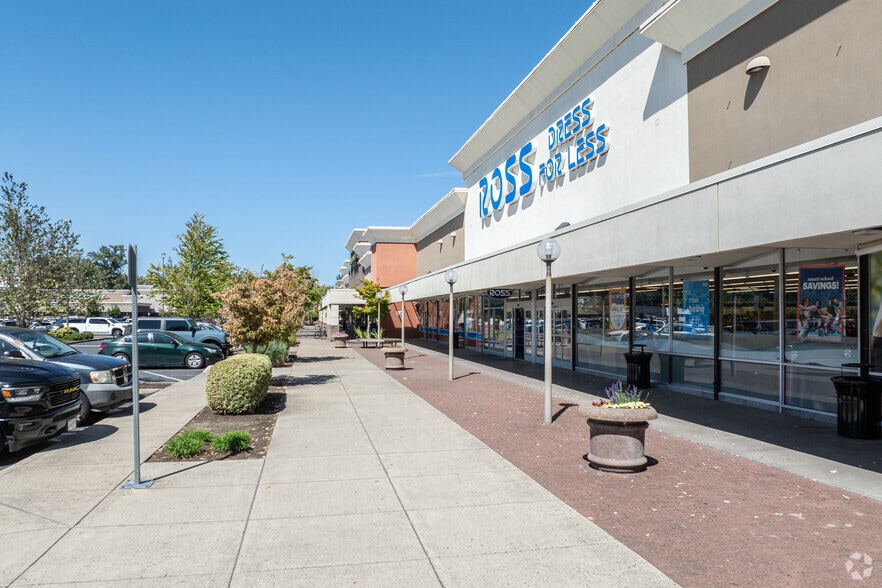 More Photos Of 1900-1926 SE McLoughlin Blvd, Oregon City Unknown For Lease