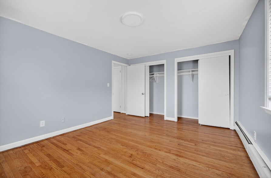 More Photos Of 27 Imlay St, Hartford Apartments For Sale