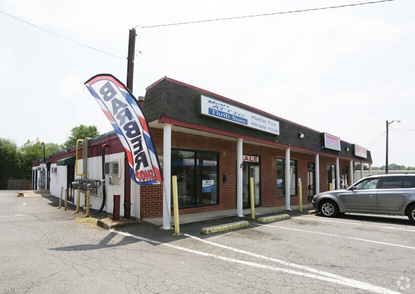 More Photos Of 7565-7569 Centreville Rd, Manassas Unknown For Lease