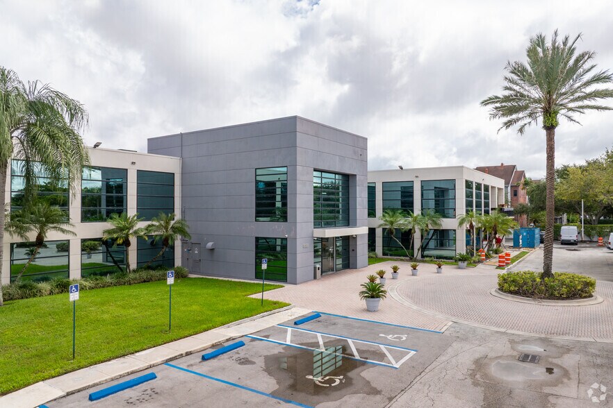 More Photos Of 8181 NW 154th St, Miami Lakes Office For Lease