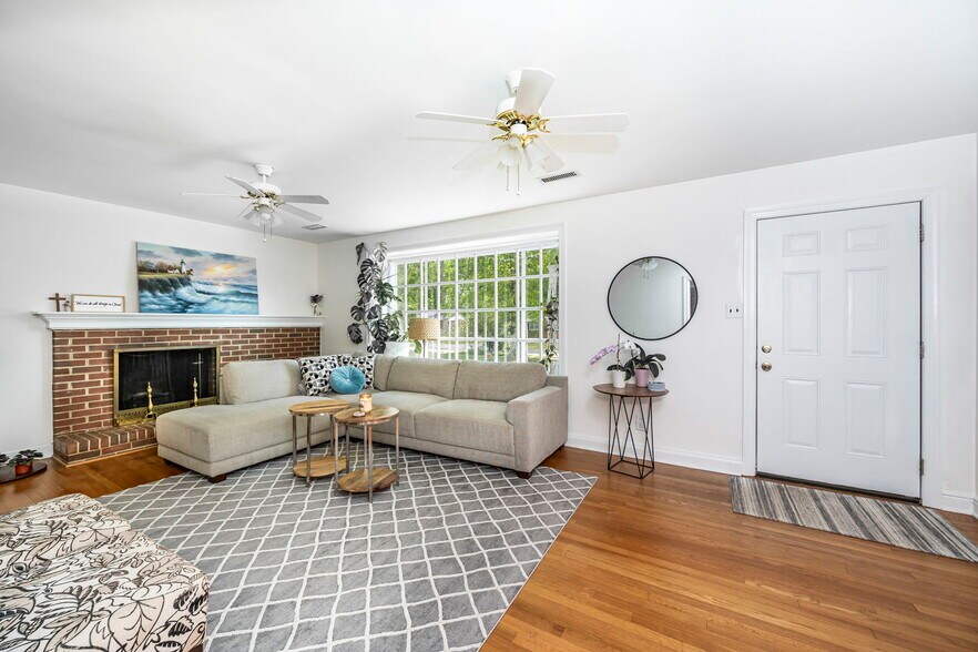 More Photos Of 7740 Cherokee Rd, Richmond Religious Facility For Sale