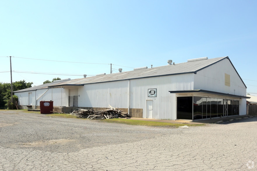 Primary Photo Of 1311 N Main St, Muskogee Warehouse For Sale
