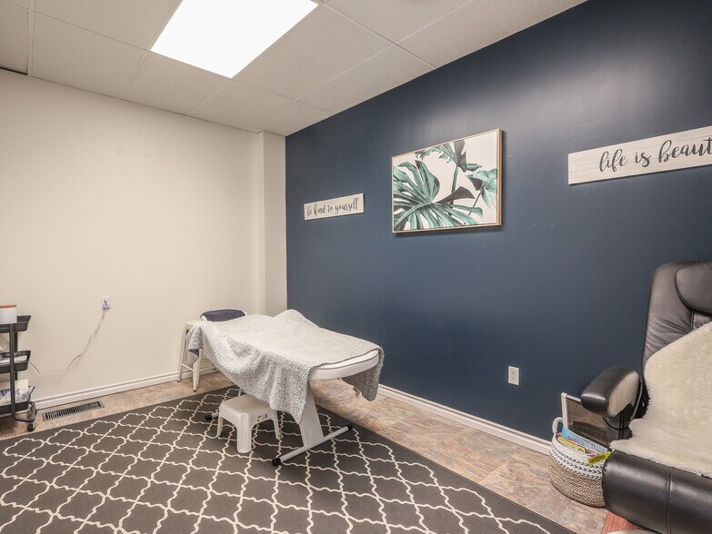 More Photos Of 5010 50 st, Stettler General Retail For Sale