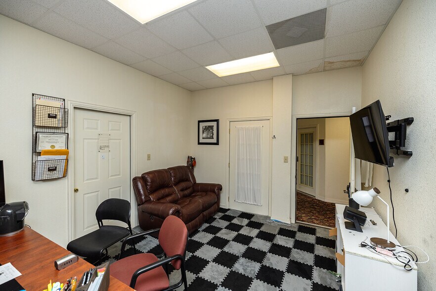 More Photos Of 116 W Pine Ave, El Dorado Office Residential For Sale
