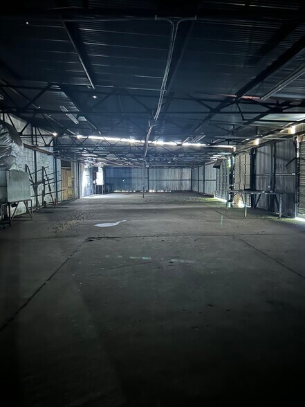 More Photos Of 500 Andrews Rd, Columbus Manufacturing For Lease