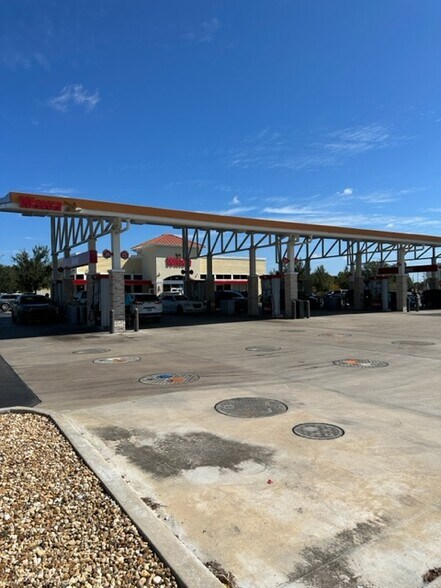 More Photos Of 3601 E Silver Springs Blvd, Ocala Service Station For Sale