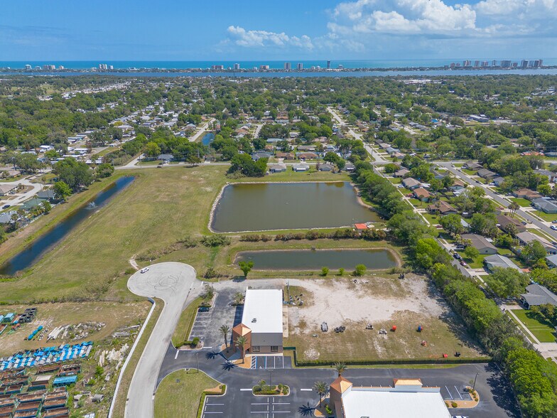 More Photos Of 905 Foster Way, South Daytona Warehouse For Lease