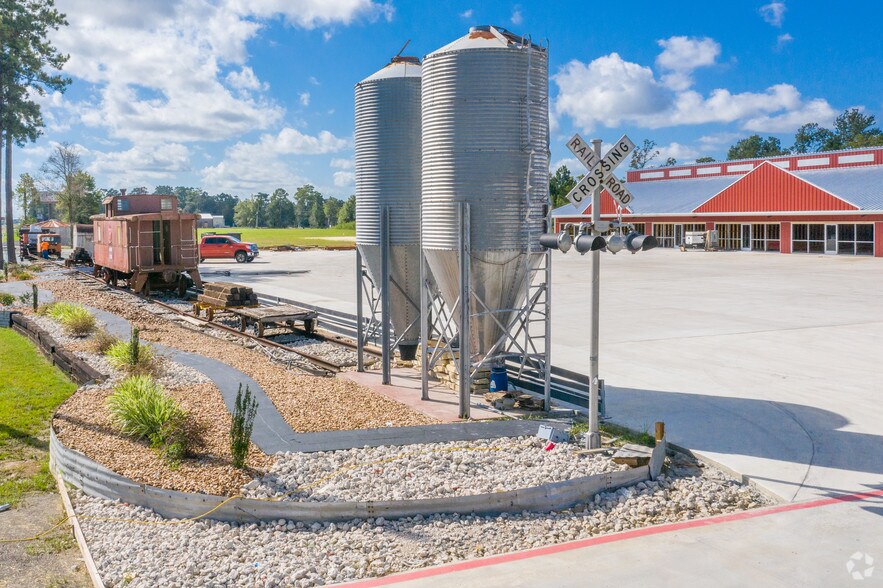 More Photos Of 10445 Eastex Freeway, Beaumont Unknown For Lease