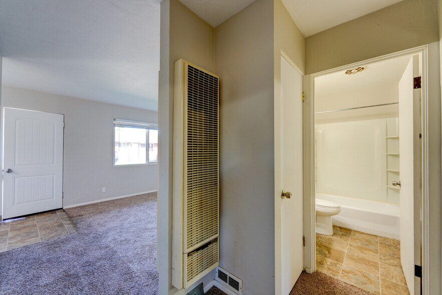 More Photos Of 1049 SE Walnut St, Hillsboro Apartments For Sale