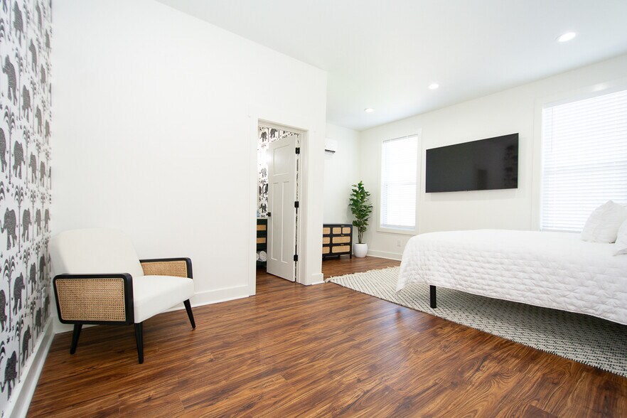 More Photos Of 1807 Brownsboro Rd, Louisville Office For Sale