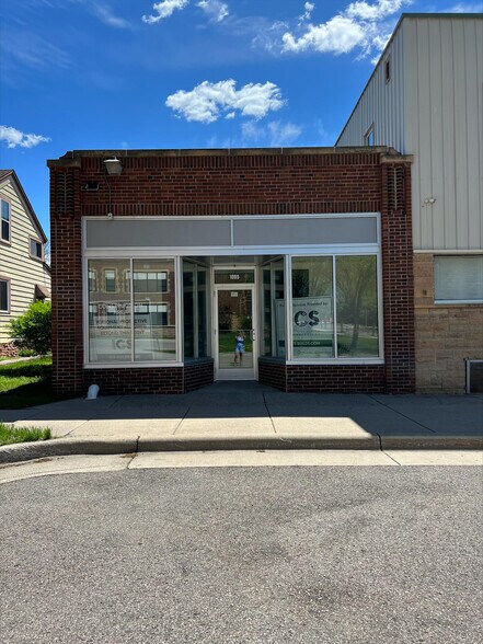 Primary Photo Of 1005 N Broad St, Mankato Office For Lease