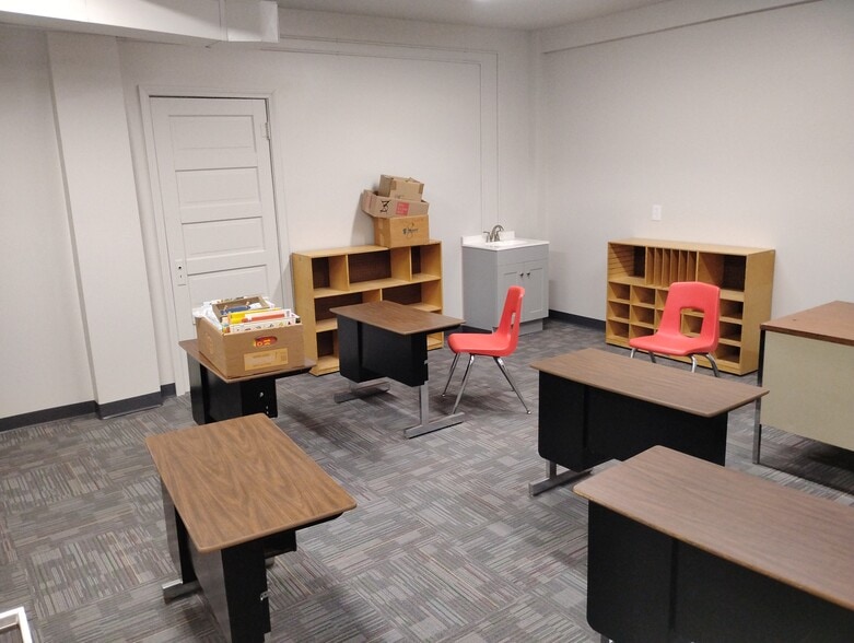 More Photos Of 906 Elm St, Coffeyville Religious Facility For Sale