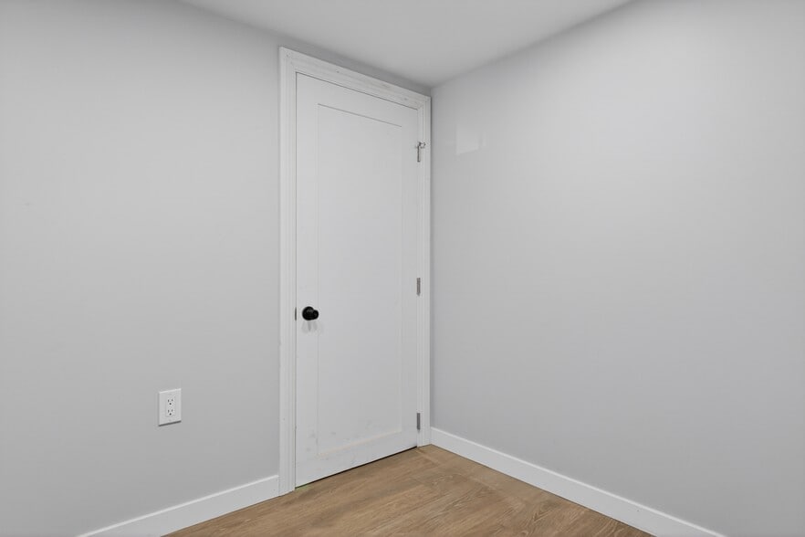 More Photos Of 2916-2927 W Vernon Ave, Los Angeles Storefront Retail Office For Lease