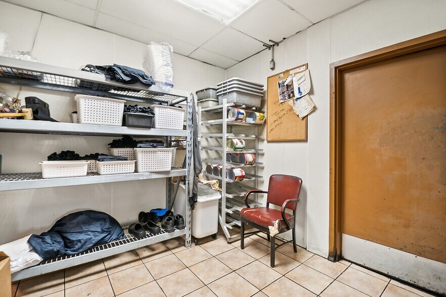 More Photos Of 380 Coal St, Wilkes Barre Freestanding For Lease