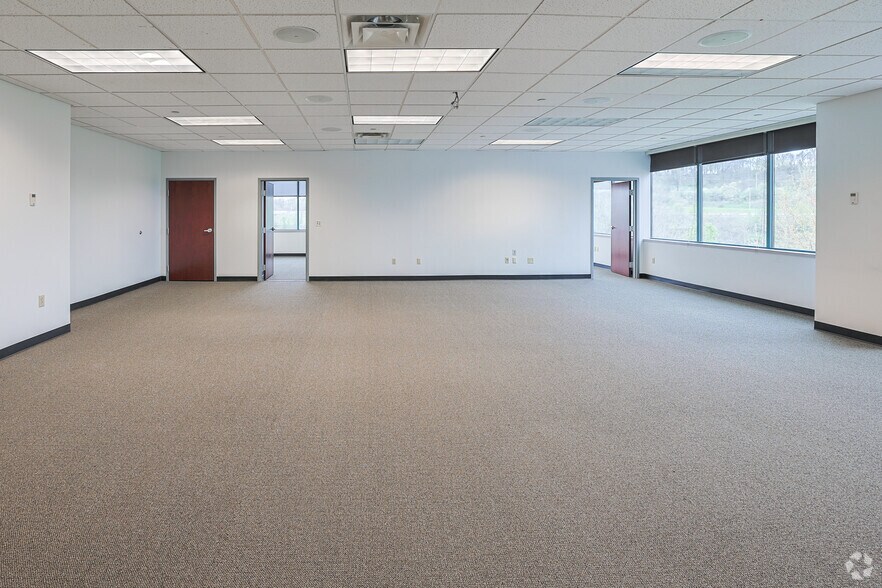 More Photos Of 380 Southpointe Blvd, Canonsburg Office Residential For Lease