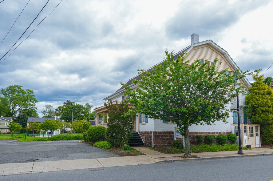 More Photos Of 12-19 River Rd, Fair Lawn Office For Sale