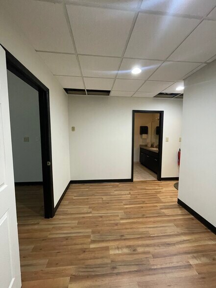 More Photos Of 4405 Dorchester Rd, Charleston Freestanding For Lease