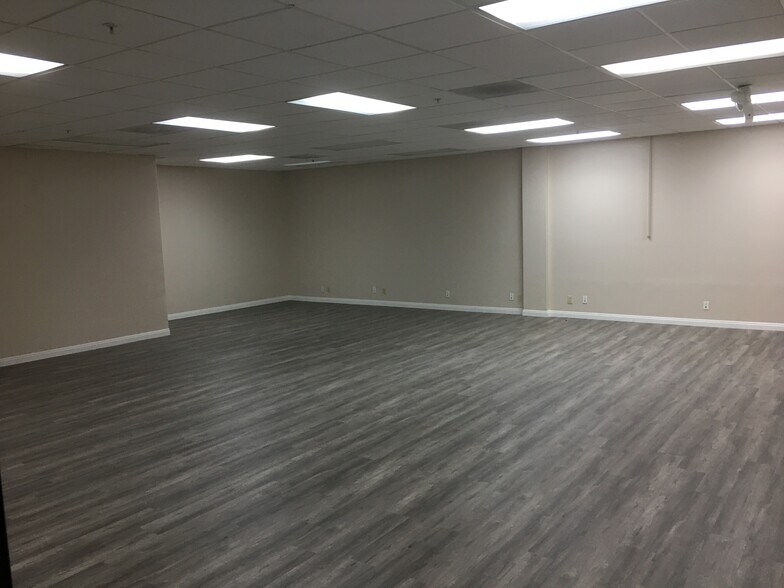 More Photos Of 28 Hammond, Irvine Warehouse For Sale