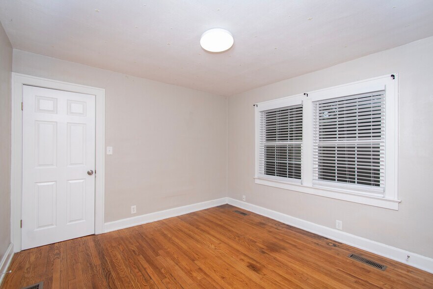 More Photos Of 5331 Charlotte St, Kansas City Apartments For Sale