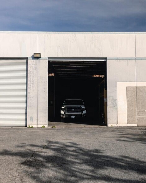 More Photos Of 189 Gentry St, Pomona Warehouse For Lease