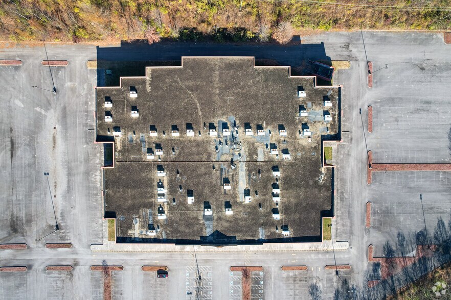 More Photos Of 106-180 N Peters Rd, Knoxville Unknown For Lease