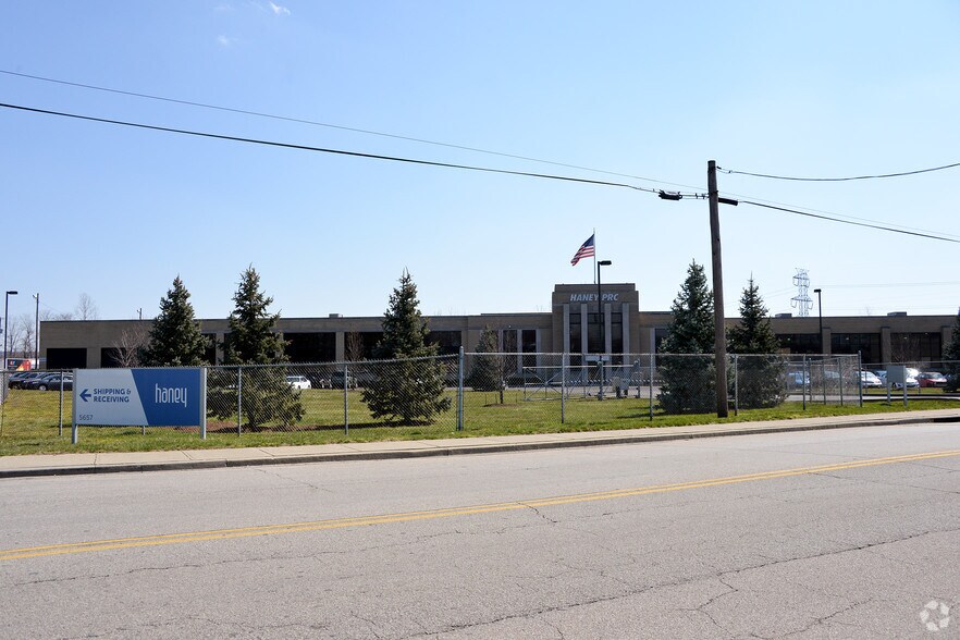 More Photos Of 5657 Wooster Pike, Fairfax Warehouse For Sale