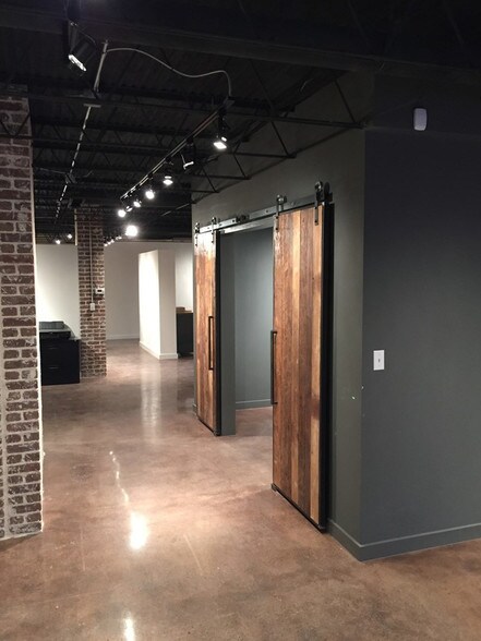 More Photos Of 3141-3149 S Broadway, Englewood Storefront Retail Office For Lease