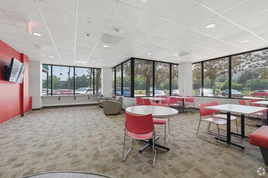 More Photos Of 11200 Richmond Ave, Houston Office For Lease