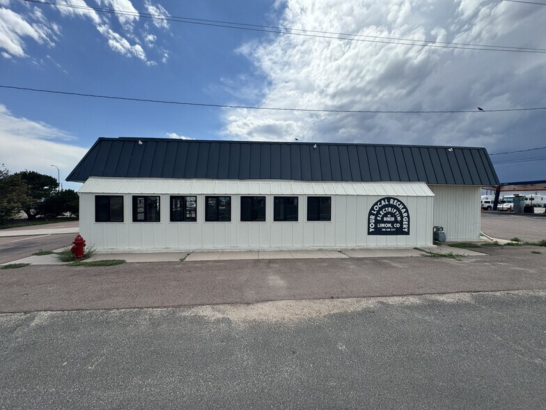 More Photos Of 290 Main St, Limon Restaurant For Lease