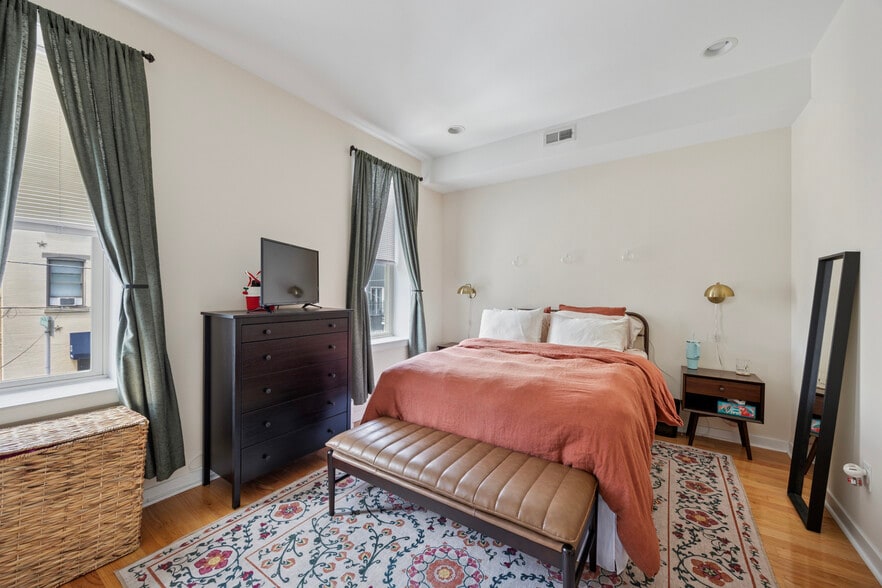 More Photos Of 919 N 19th St, Philadelphia Apartments For Sale