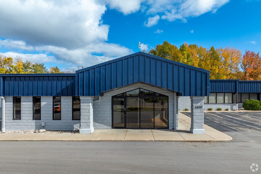 More Photos Of 2390 Industrial Dr, Neenah Warehouse For Sale